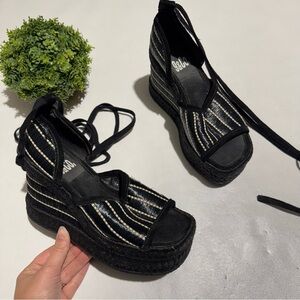 9&Co.‎ Y2K 90s Black Cream Woven Striped Wedge Open Toe Shoes Sandals Size 7